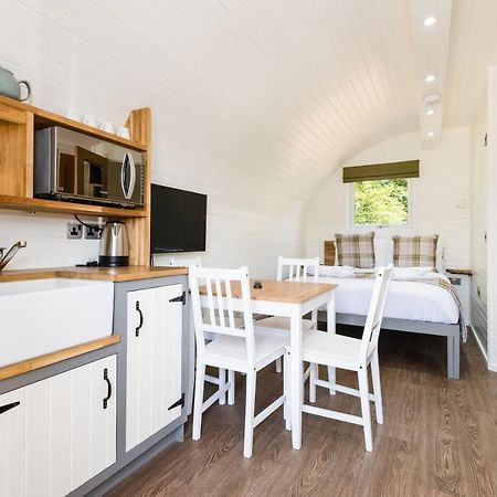 Weedingshall Lodges Falkirk Buitenkant foto