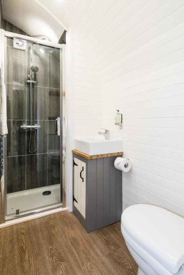 Weedingshall Lodges Falkirk Buitenkant foto
